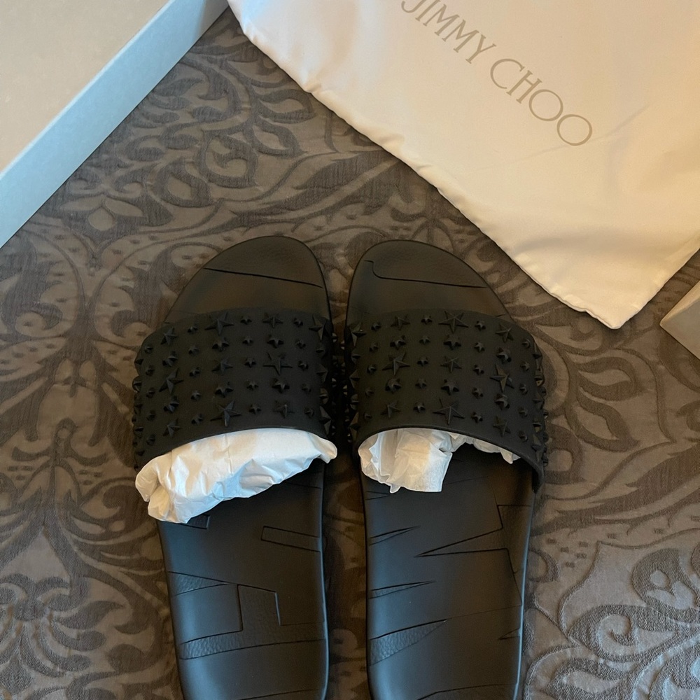 Jimmy Choo men’s slides. size 42. (9)